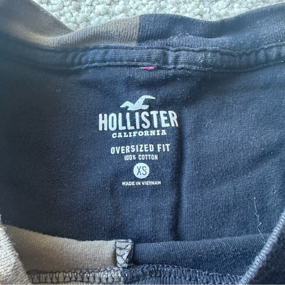 Hollister XS Oversized Half Black Half Brown Long Sleeve Tee - Picture 2 of 7
